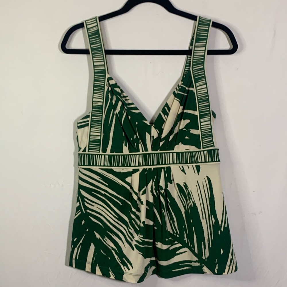 BCBGMaxAzria sleeves top